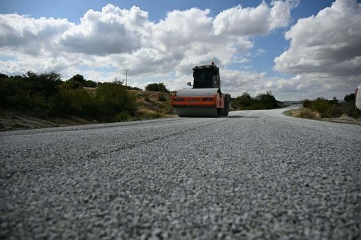 Kula'da 35 kilometrelik asfalt mesaisi