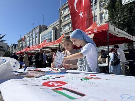 Filistinli çocuklar için resim çizdiler