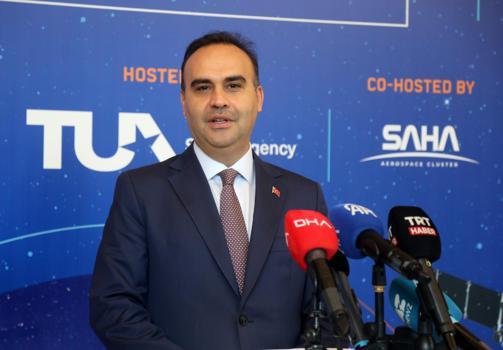 Bakan Kacır: 2027'nin ilk aylarında Ay uzay aracımızı Ay'a göndereceğiz