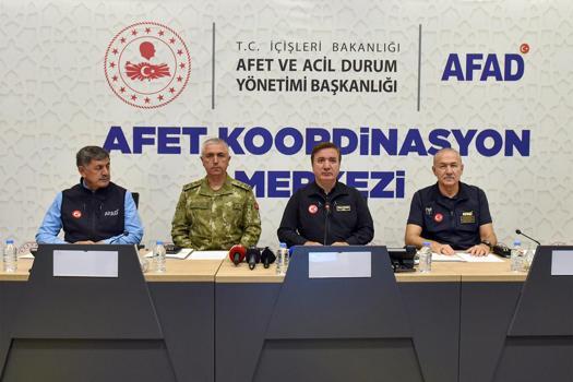 Mehmetçik'ten 'deprem tatbikatı'