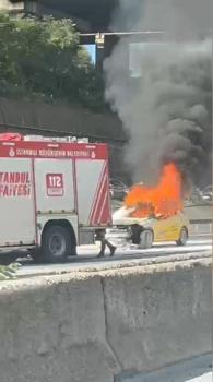 Bağcılar'da taksi yandı; alkol testini reddeden şoför hastaneye götürüldü
