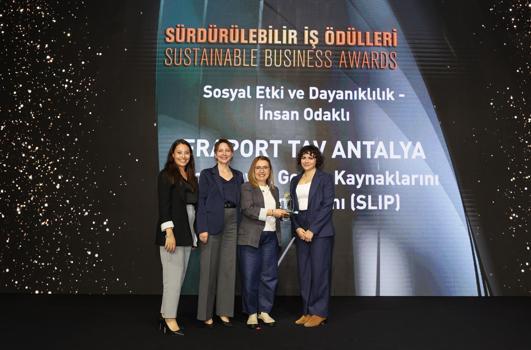 Fraport TAV Antalya Havalimanı'nın insan odaklı sosyal sürdürülebilirlik çalışmalarına ödül