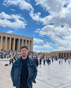 Motosiklet kaldırıma çarptı; 1 ölü, 1 ağır yaralı