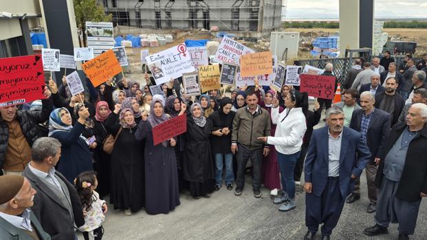 Bıçak yarası ile ölen Emine'nin tutuklu eşi için ikinci duruşma