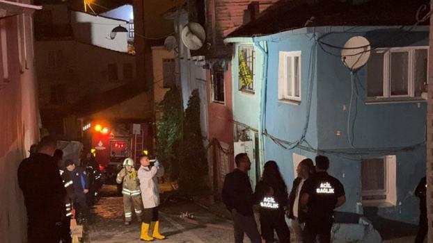Fatih’te 2 katlı bina alev alev yandı: 1 ölü