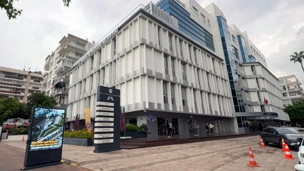 Mersin'de 2'si belediye başkanı 16 kişi tutuklandı; Seçer’in de olduğu 36 şüphelinin işlemleri sürüyor