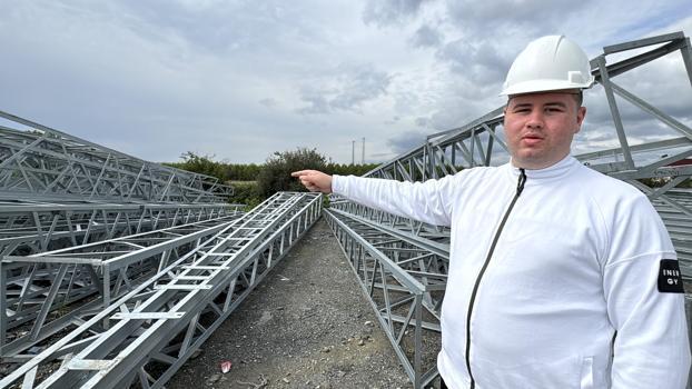 Otizmli Burak, mahalle mahalle aydınlatma direklerinin sayısını, marka ve modelini ezbere biliyor