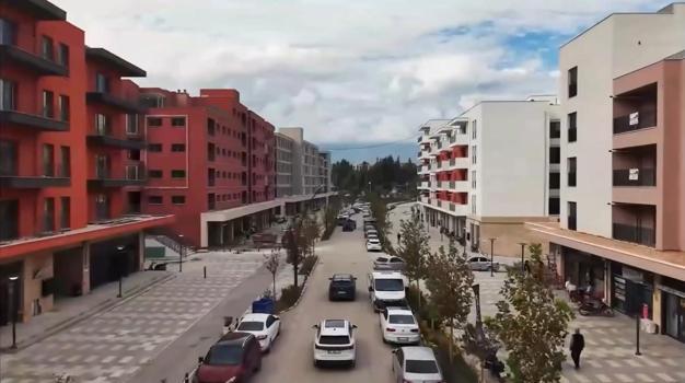 Atatürk Caddesi’nde deprem sonrası yeniden yaşam başladı