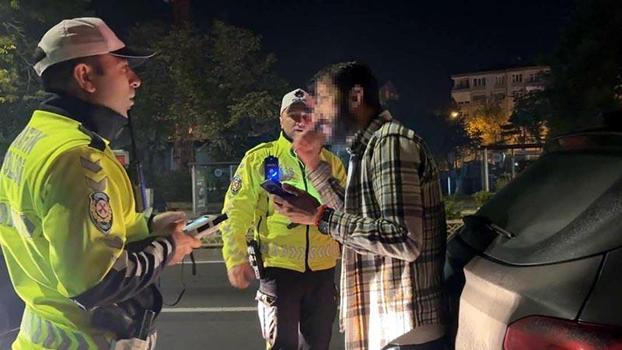 Alkolmetreyi üflemedi, kimlik numarasını soran polise, 'okumam yazmak yok’ dedi