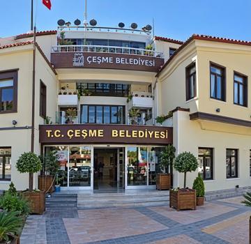 Çeşme Belediyesi'ne operasyon: 8 gözaltı
