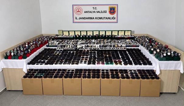 Aksu’da 5,2 milyonluk kaçak ürün ele geçirildi