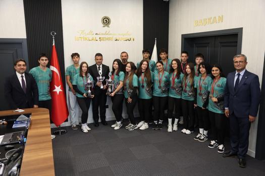 Başkan Doğan: Şehrimize bu gururu yaşatan tüm sporcularımızı tebrik ediyorum