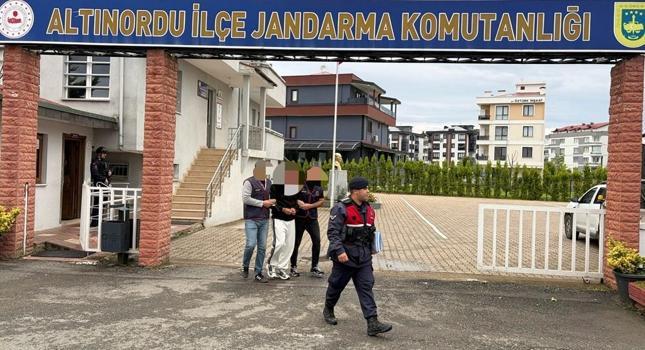 Evden hırsızlık yapan 2 kişi tutuklandı