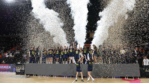Şampiyon Fenerbahçe Tarfin, kupasını aldı