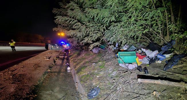 Kaza yaptıktan sonra minibüsündeki hasara bakarken TIR’ın çarptığı sürücü öldü