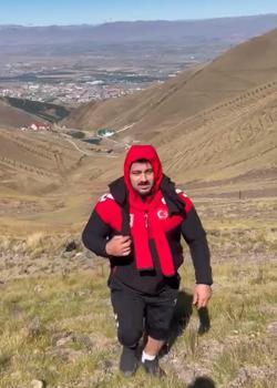 Rıza Kayaalp, dünya şampiyonalarında 11'inci madalya için Erzurum'da oksijen depoluyor