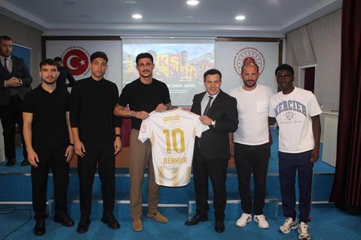 Kayserisporlu futbolculardan Çocuk ve Gençlik Kapalı Ceza İnfaz Kurumu'na ziyaret