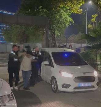 Kadıköy’de silahla havaya ateş açan kişi polis ekipleri tarafından yakalandı
