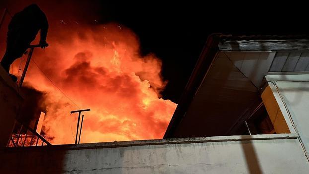 Yanan evini izlerken fenalaşıp, hastanede hayatını kaybetti