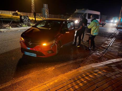 Otomobil ile hafif ticari araç çarpıştı; 4 yaralı