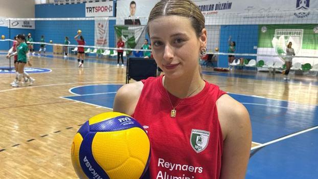 Fotoğrafıyla dünya çapında viral olan voleybolcu Meryem Cabbaroğlu DHA'ya konuştu