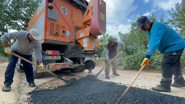 Adıyaman’da yol onarım çalışmaları sürüyor