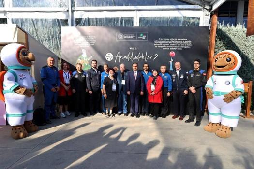 Bakan Kacır, yabancı astronotlara Türk geleneklerini anlattı