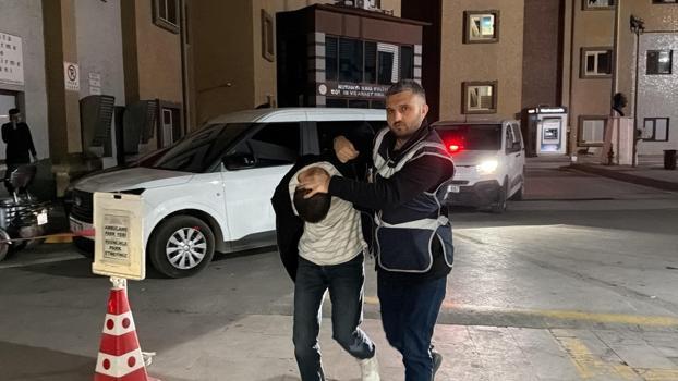Denizli’de polis kılığında dolandırıcılık yapan şüpheliler Kütahya’da yakalandı