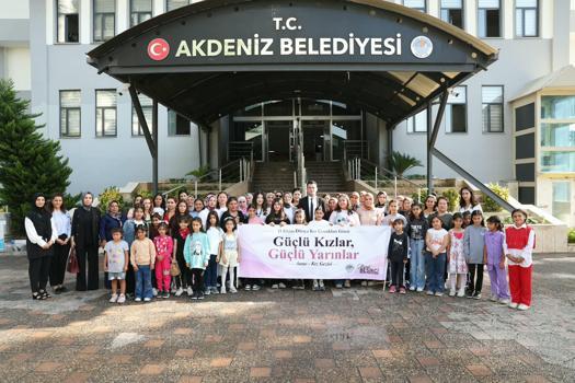 Akdeniz Belediyesinden anne kızlara özel Dünya Kız Çocukları Günü etkinliği