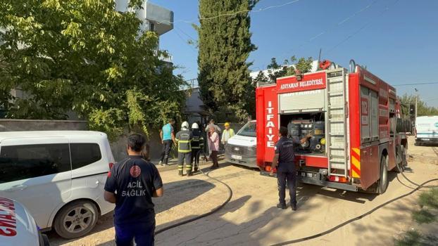 Adıyaman’da iki katlı binanın üst katında çıkan yangın kontrol altına alındı