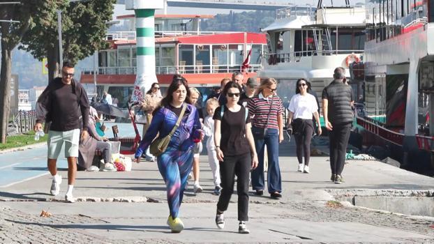 İstanbullular güneşli havanın keyfini çıkardı; kimi yüzdü kimi yürüyüş yaptı