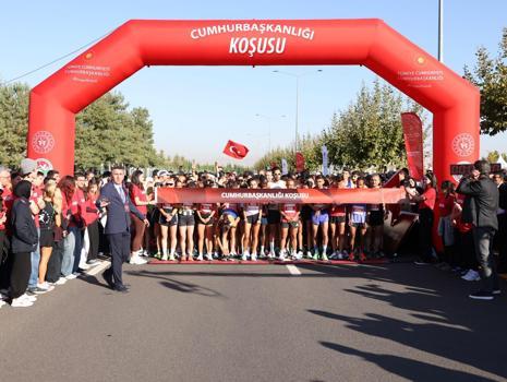 Ankara’da ‘Cumhurbaşkanlığı Yarı Maratonu’ coşkusu