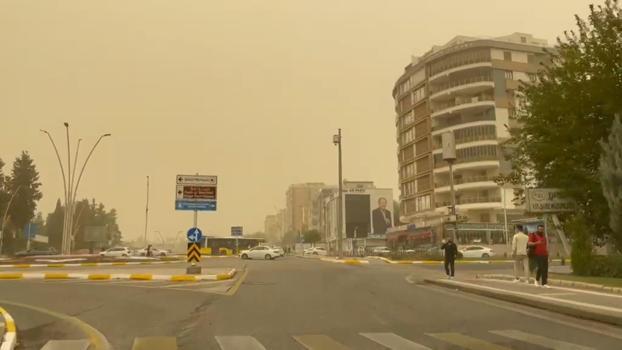 Şanlıurfa'da toz taşınımı etkili oldu