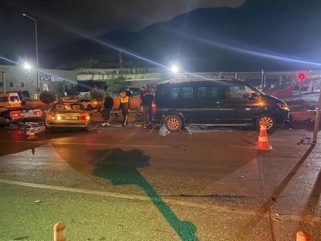 Kayseri'de takla atan otomobil karşı şeride geçti; 2 yaralı