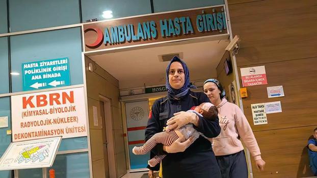 Kanepeden düşen 2 aylık Poyraz bebeğin kafatası kırıldı