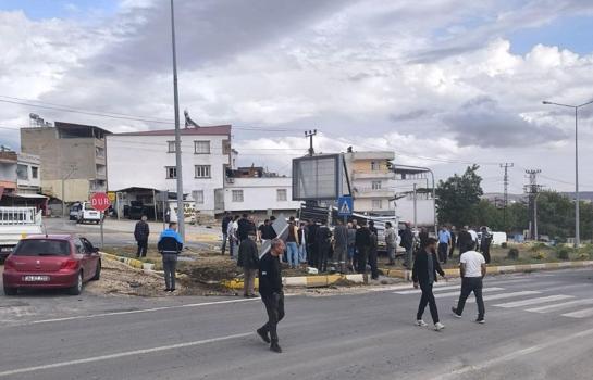 Diyarbakır’da kamyonet ile otomobil çarpıştı: 2 yaralı