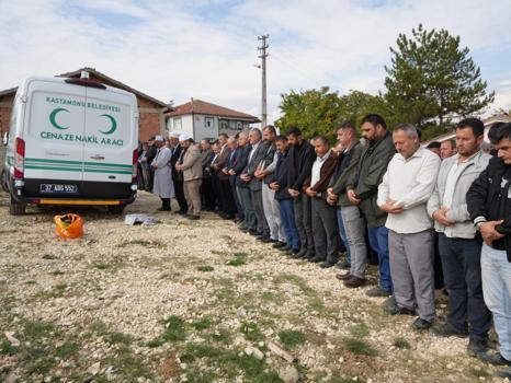 Kastamonu'da tarlada çıkan kavgada öldürülen 4 kişi, toprağa verildi