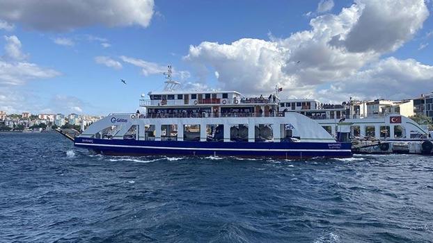 Gökçeada ve Bozcaada feribot seferlerine 'fırtına' engeli