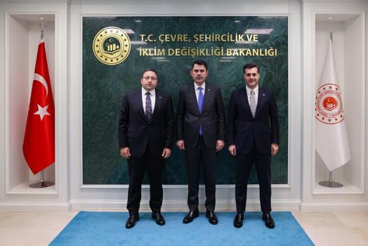 Bakan Kurum, Üsküdar Belediye Başkan Vekili Gültekin'i kabul etti