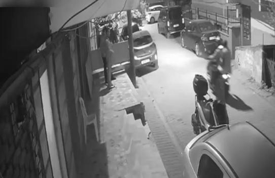 Küçükçekmece'de cinayet anı kamerada; 2 şüpheli yakalandı