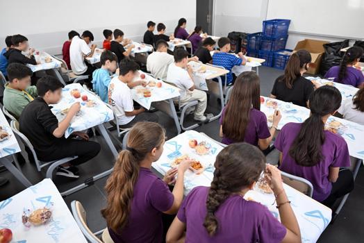 Büyükşehir kurs merkezinde yemek desteği