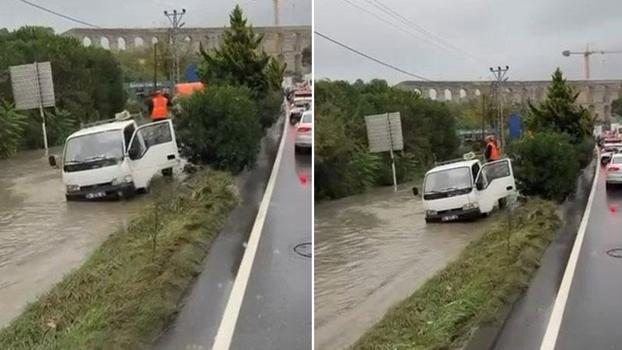Eyüpsultan'da kamyonet yağış nedeniyle taşan rögara düştü