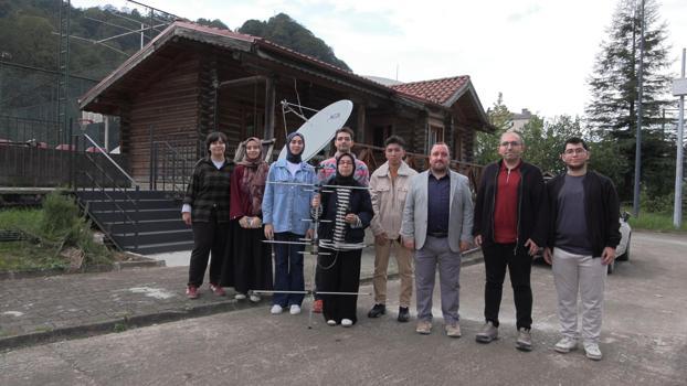 Öğrenciler, nöbetleşe çalışarak Uluslararası Uzay İstasyonu’ndan gelen görüntü sinyallerini yakaladılar