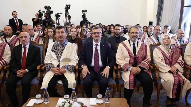 İletişim Başkanı Duran, ASBÜ'de akademik yılı açılış dersine katıldı