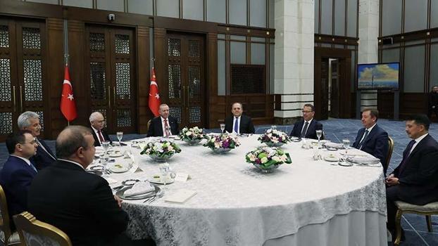Cumhurbaşkanı Erdoğan, yüksek mahkeme başkanlarıyla yemekte bir araya geldi