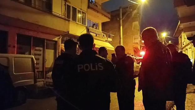 Bursa'da oğlunun bıçakla rehin aldığı anne, polisin operasyonuyla kurtarıldı