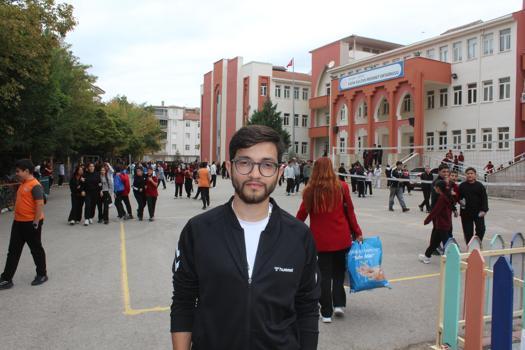 Görme engelli Abdülkadir, mezun olduğu okula öğretmen oldu