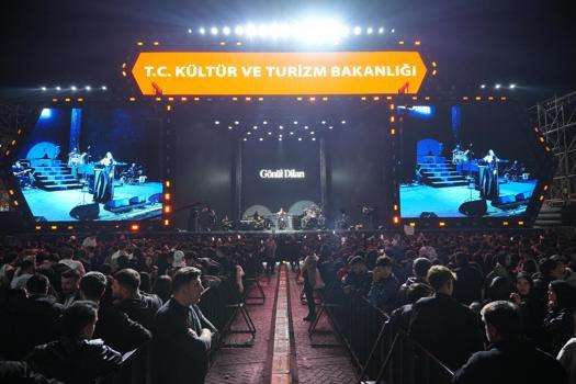 Diyarbakır’da festivalin beşinci günü halk ezgileri ile tamamlandı