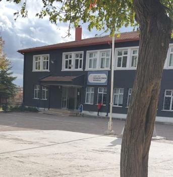 Kayseri’de 12 öğrenci, gıda zehirlenmesi şüphesiyle hastaneye kaldırıldı