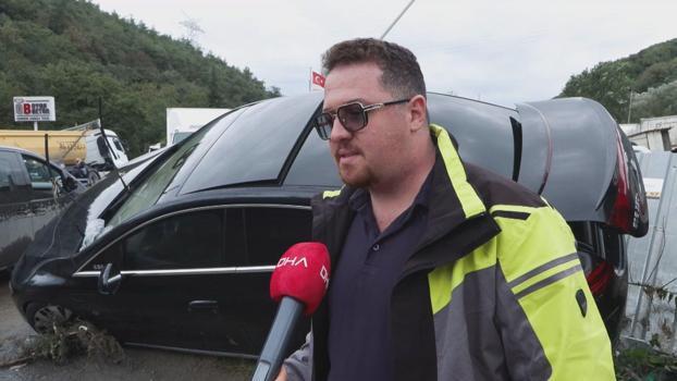 Ayazağa'da sel nedeniyle aracında mahsur kalan sürücü: Araç 1 kilometre sürüklendi